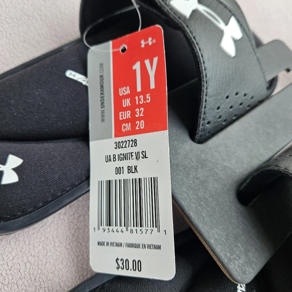 Under Armour UA Ignite VI Black Slide Sandals Boys Youth SZ 1Y Slip-On Sports
